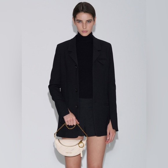 ✨Host pick✨Charles & Keith Cream Crossbody Bag with Gold Chain - Picture 5 of 9